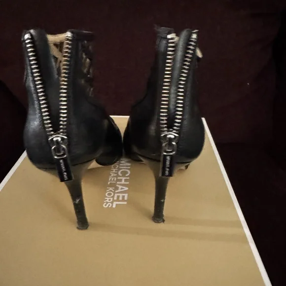 MICHAEL Michael Kors Black Lattice Peep-Toe Stiletto Heels - Picture 3 of 7